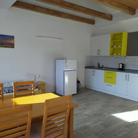 Aparthotel Dalov 3*